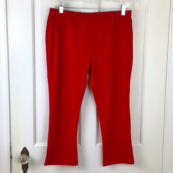 Vera Wang Cropped Capri Pants Size M Red NWT - Picture 1 of 7